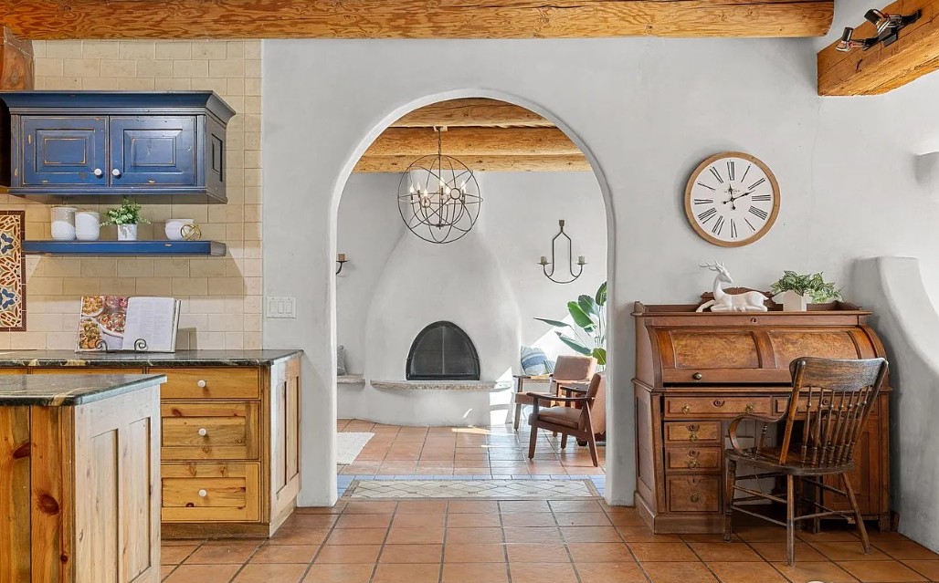 Old Post Office Rd — Kitchen / Living