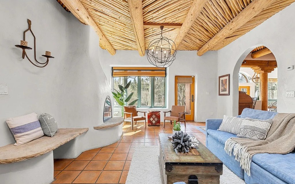 Old Post Office Rd — Living Room