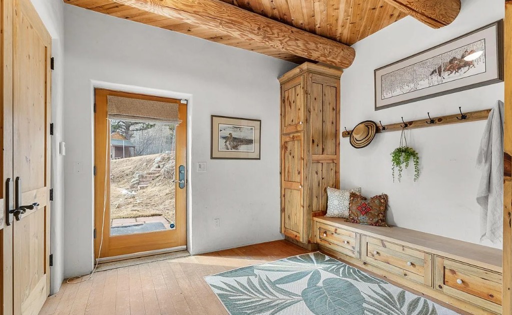 Old Post Office Rd — Mudroom