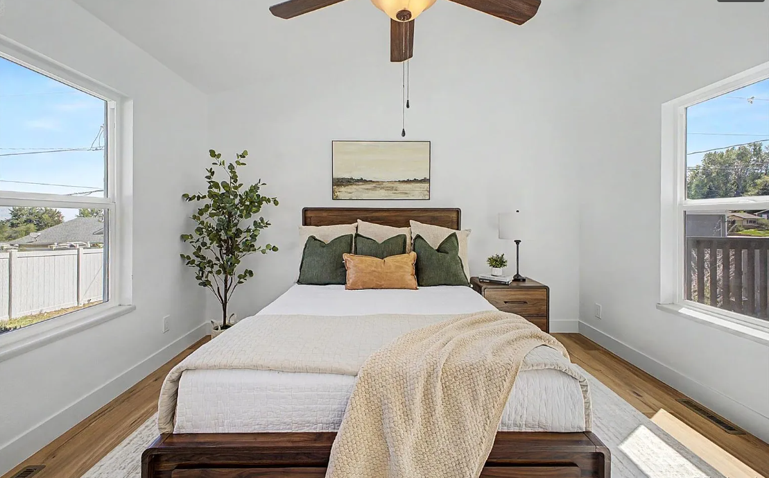 Guest Bedroom — Basic Staging